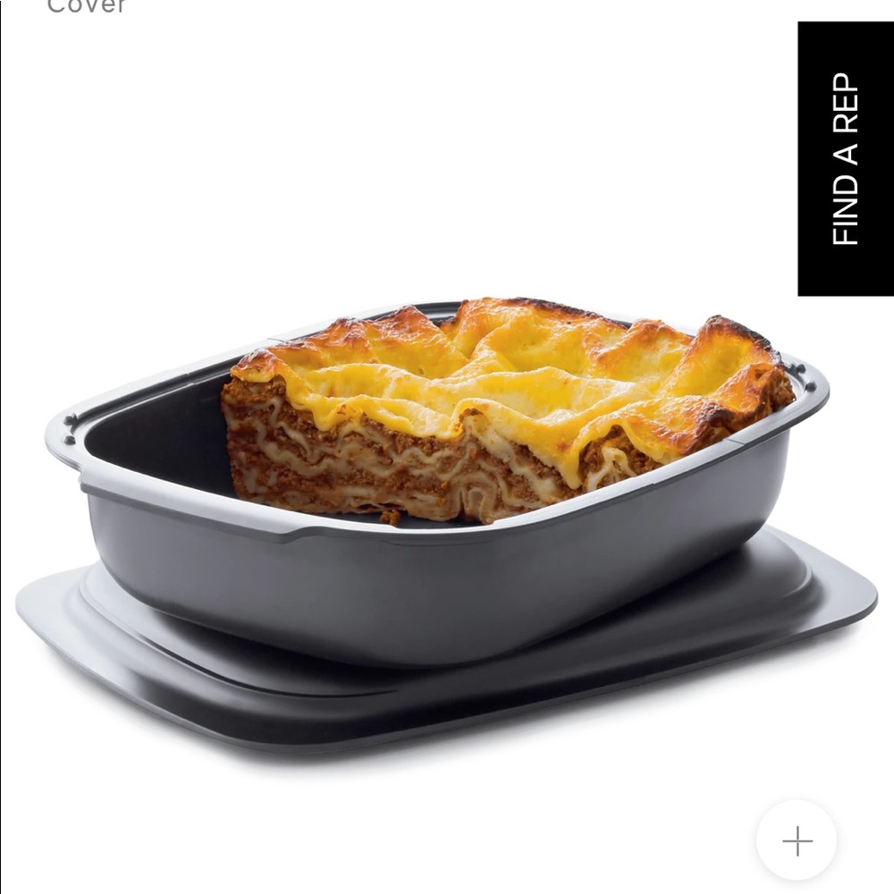 Tupperware ULTRAPRO 3.5-QT./3.3 L LASAGNA PAN WITH COVER